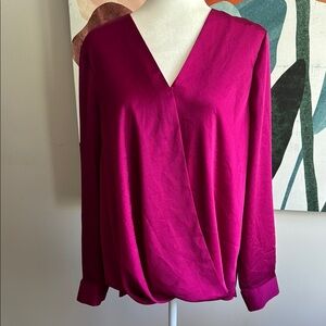 🩷 Vince Camuto Fuchsia Blouse 🩷